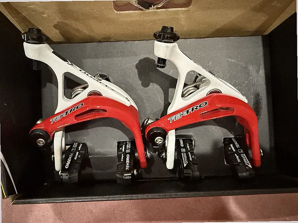 NEW TEKTRO ROAD BICYCLE BRAKE CALIPERS R741 RED Saeco Cannondale Trek Colnago